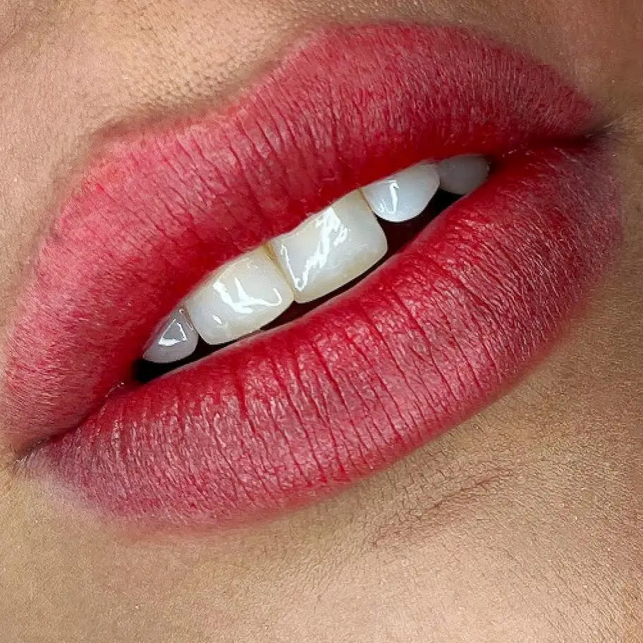 Micropigmentación labial