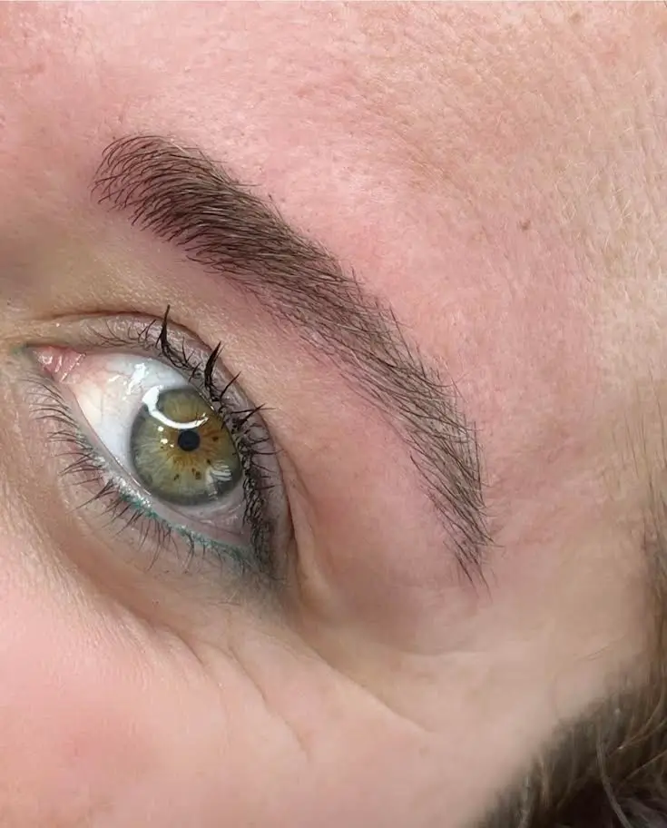 Microblanding de cejas